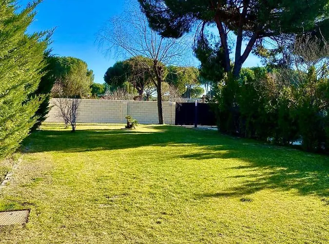 Дом отдыха Medina Del Campo Entrepinares Эль-Кампильо